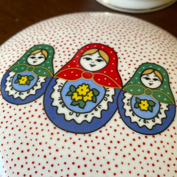 Grace fine ceramic Russian Matryoshka pattern tea Cup & lid - Picture 4 of 7